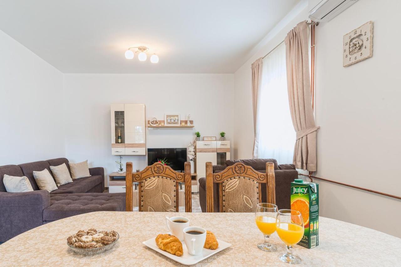 Apartman Tea Privlaka  Esterno foto