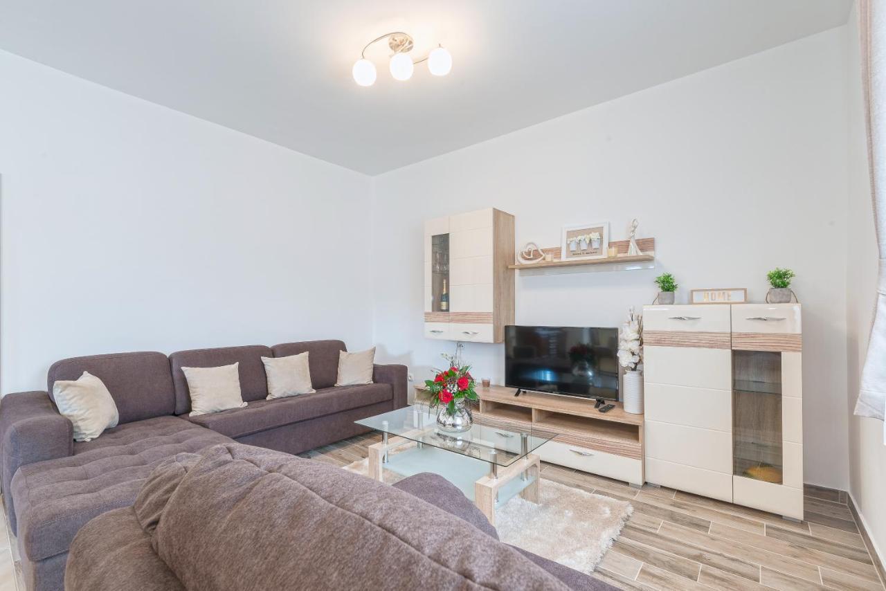 Apartman Tea Privlaka  Esterno foto